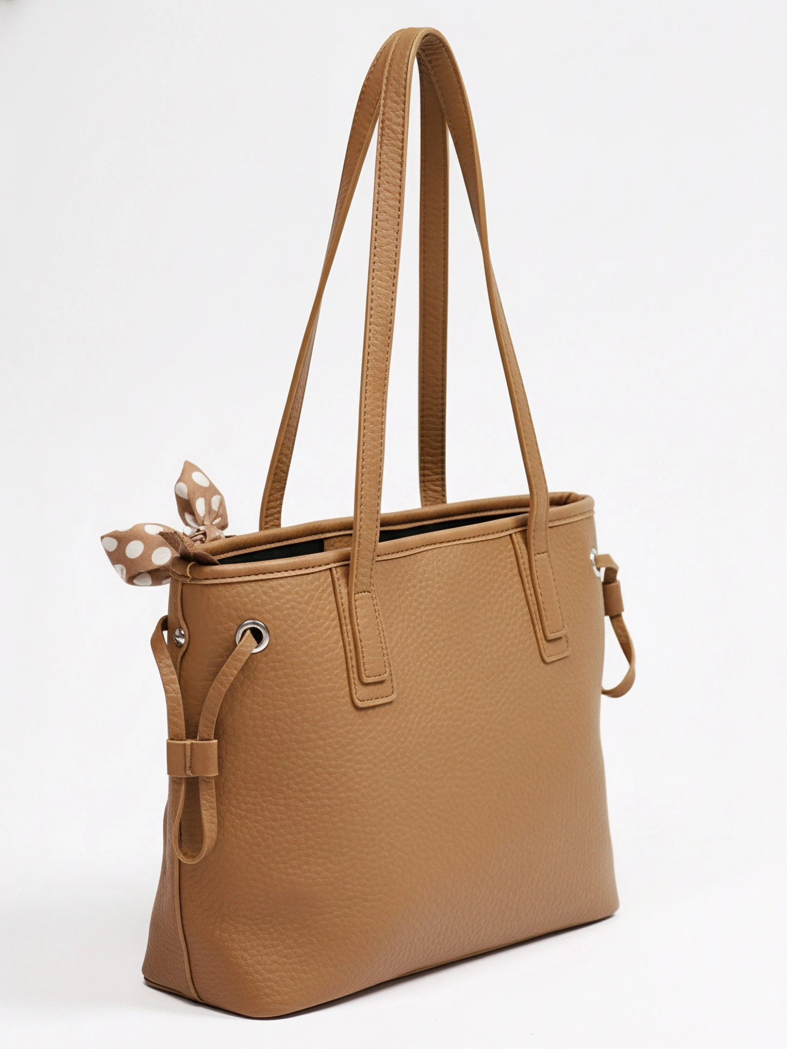 Сумка-тоут со стяжками по бокам и декоративным платком в ассортименте